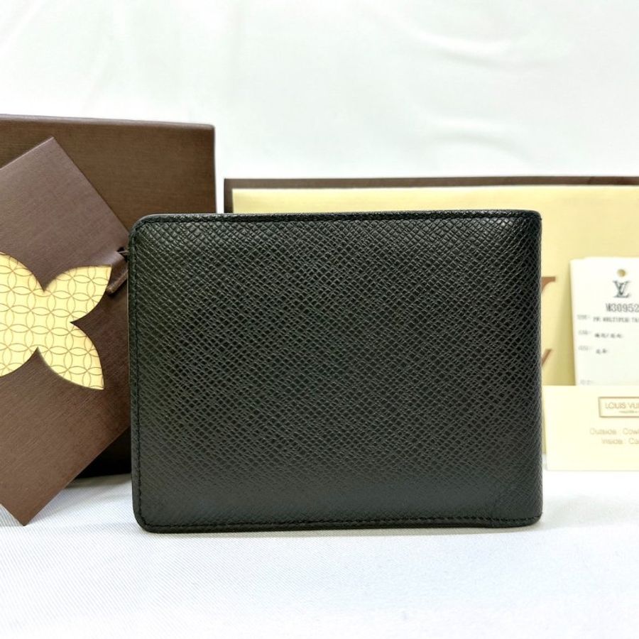 LV Multiple Taiga皮革短夾-1