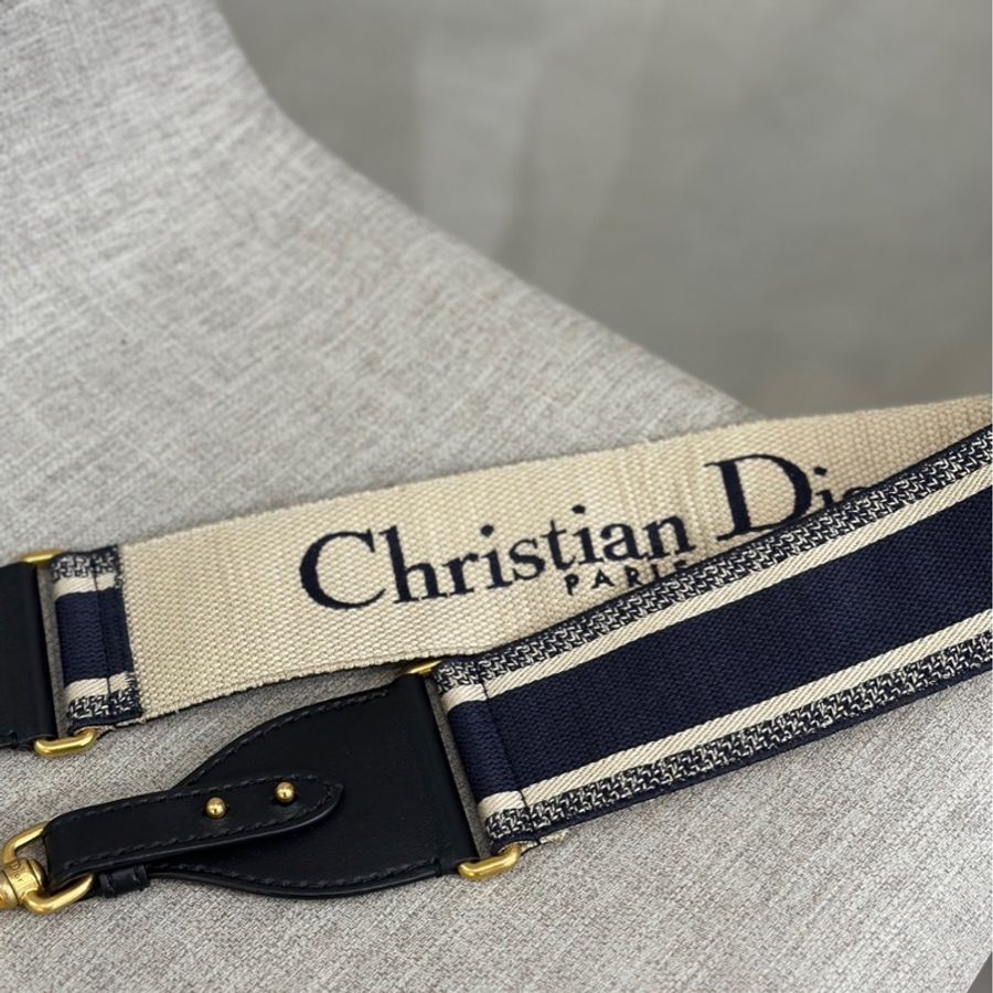 DIOR 30 Montaigne斜背包-13