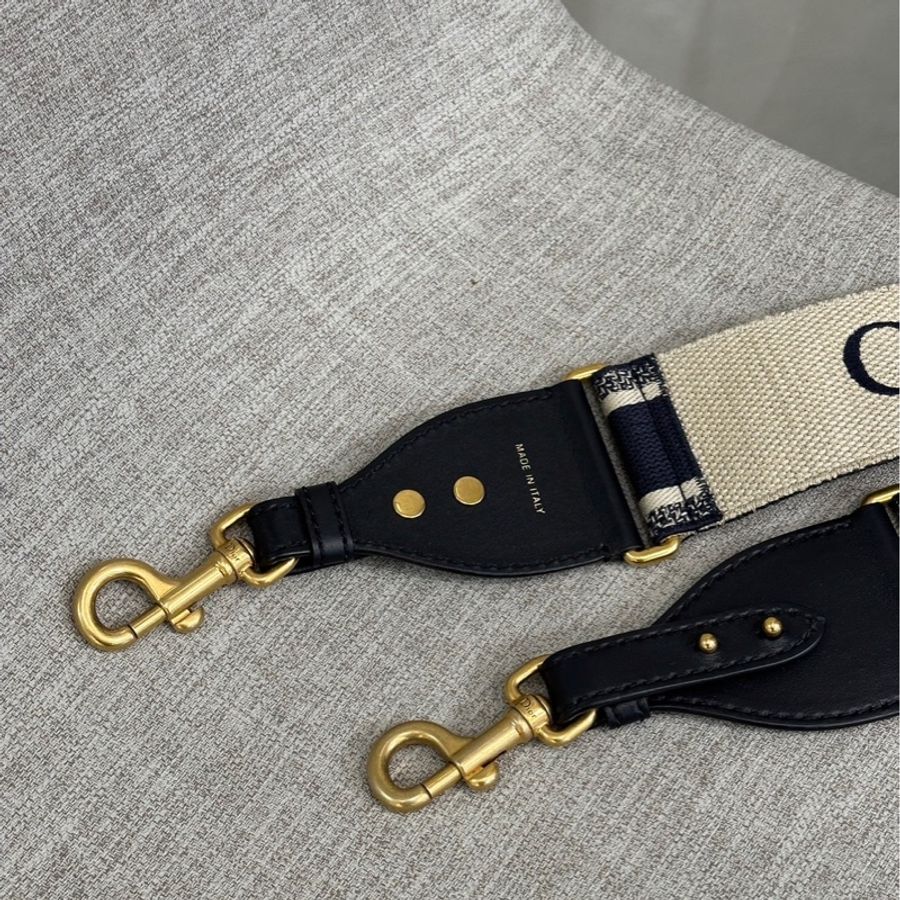 DIOR 30 Montaigne斜背包-14