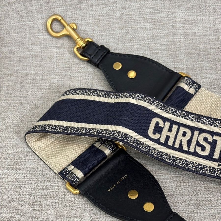 DIOR 30 Montaigne斜背包-16