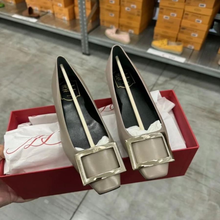 🎁母親節特價🎁Roger Vivier Trompette 金屬搭釦漆皮芭蕾平底鞋 大象灰 EU 35/36/36.5/39(購買請訊息告知需要尺寸)-1