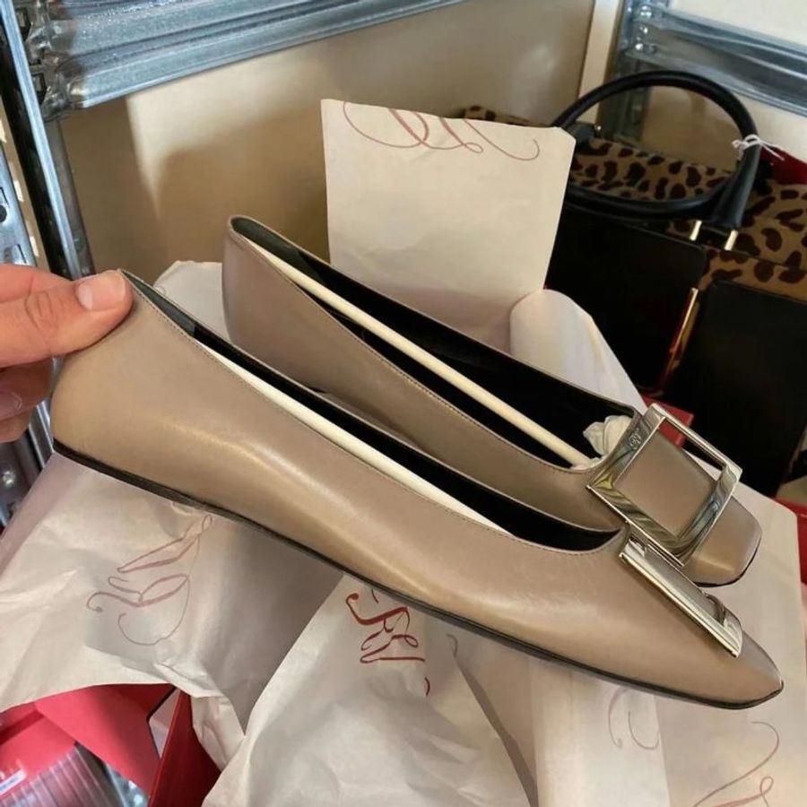 🎁母親節特價🎁Roger Vivier Trompette 金屬搭釦漆皮芭蕾平底鞋 大象灰 EU 35/36/36.5/39(購買請訊息告知需要尺寸)-7