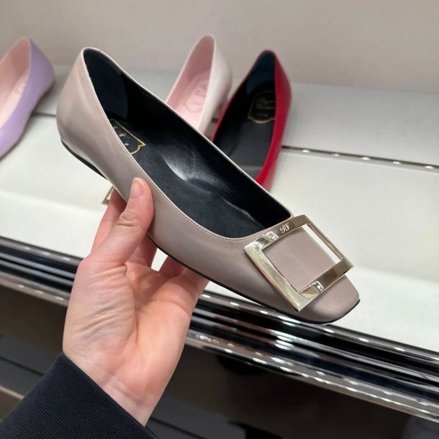 🎁母親節特價🎁Roger Vivier Trompette 金屬搭釦漆皮芭蕾平底鞋 大象灰 EU 35/36/36.5/39(購買請訊息告知需要尺寸)-8