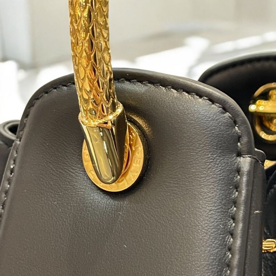 BVLGARI Serpenti Forever小牛皮水桶包/黑-4