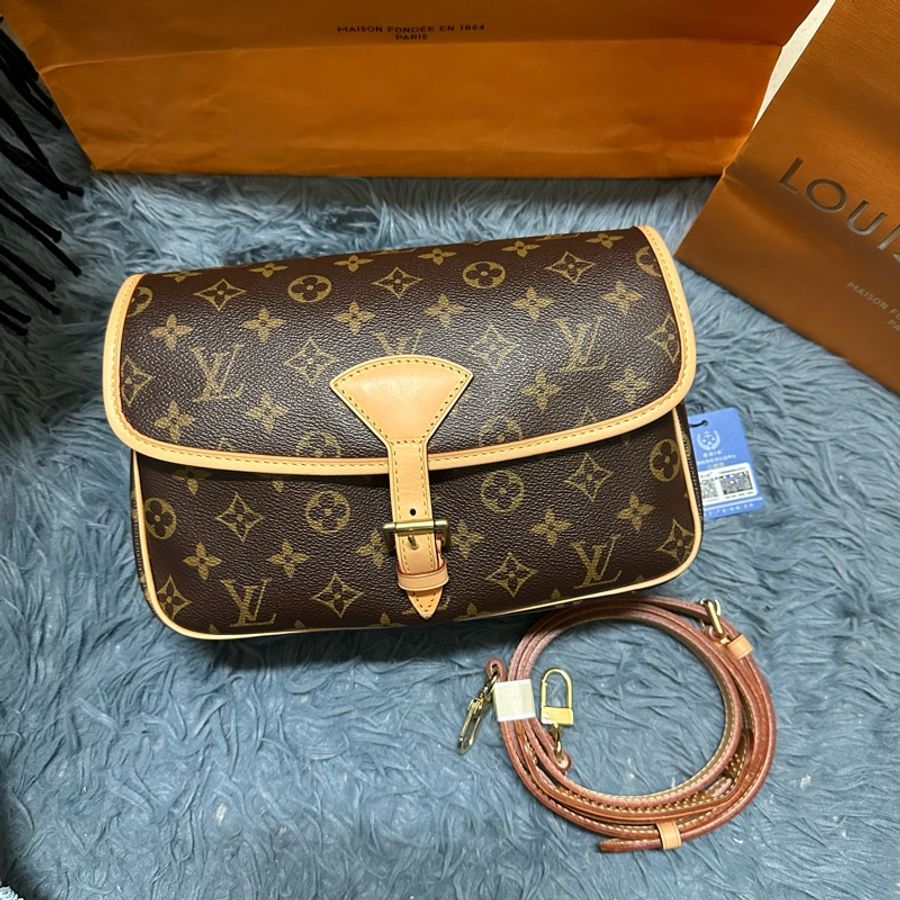 全網最低價✨#LV #louisvuitton #法棍包 #斜背包 #郵差包-8