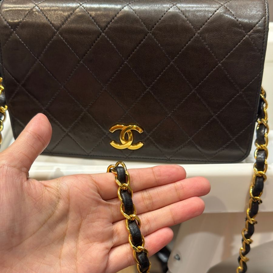 chanel vintage香奶奶 小羊皮 19公分信封包 書包釦 原五金-7