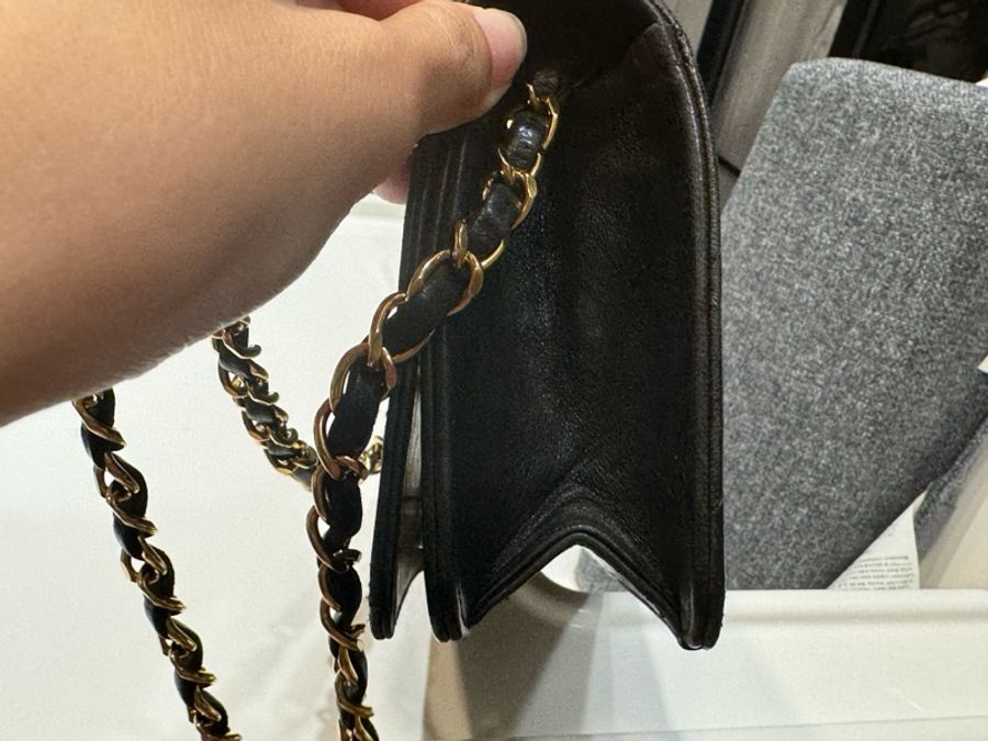 chanel vintage香奶奶 小羊皮 19公分信封包 書包釦 原五金-10
