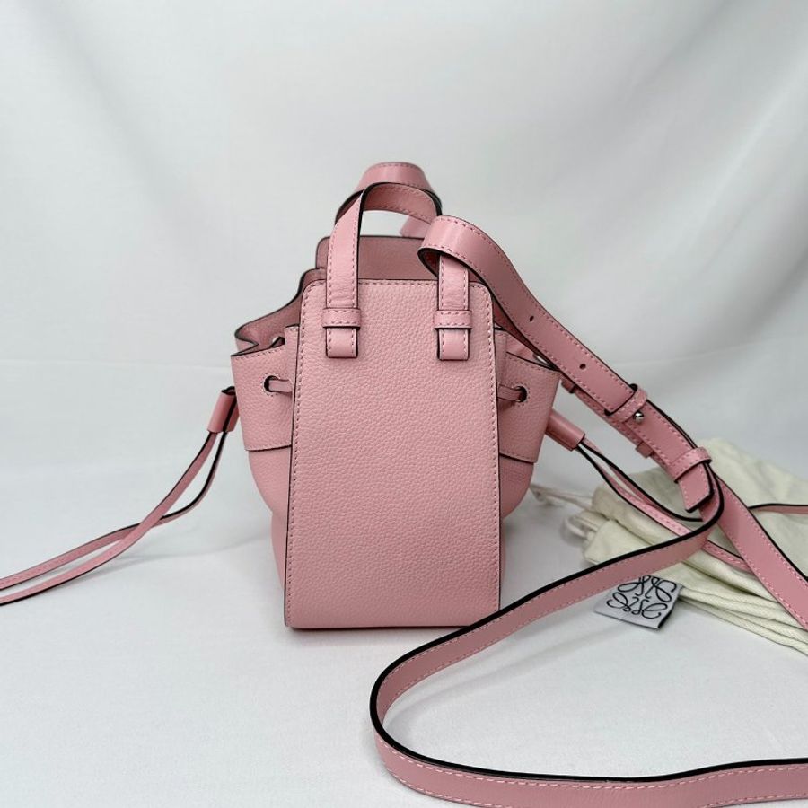 LOEWE Hammock Mini櫻花粉吊床包-1