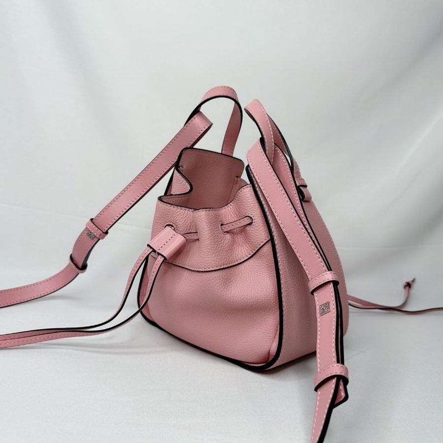 LOEWE Hammock Mini櫻花粉吊床包-5