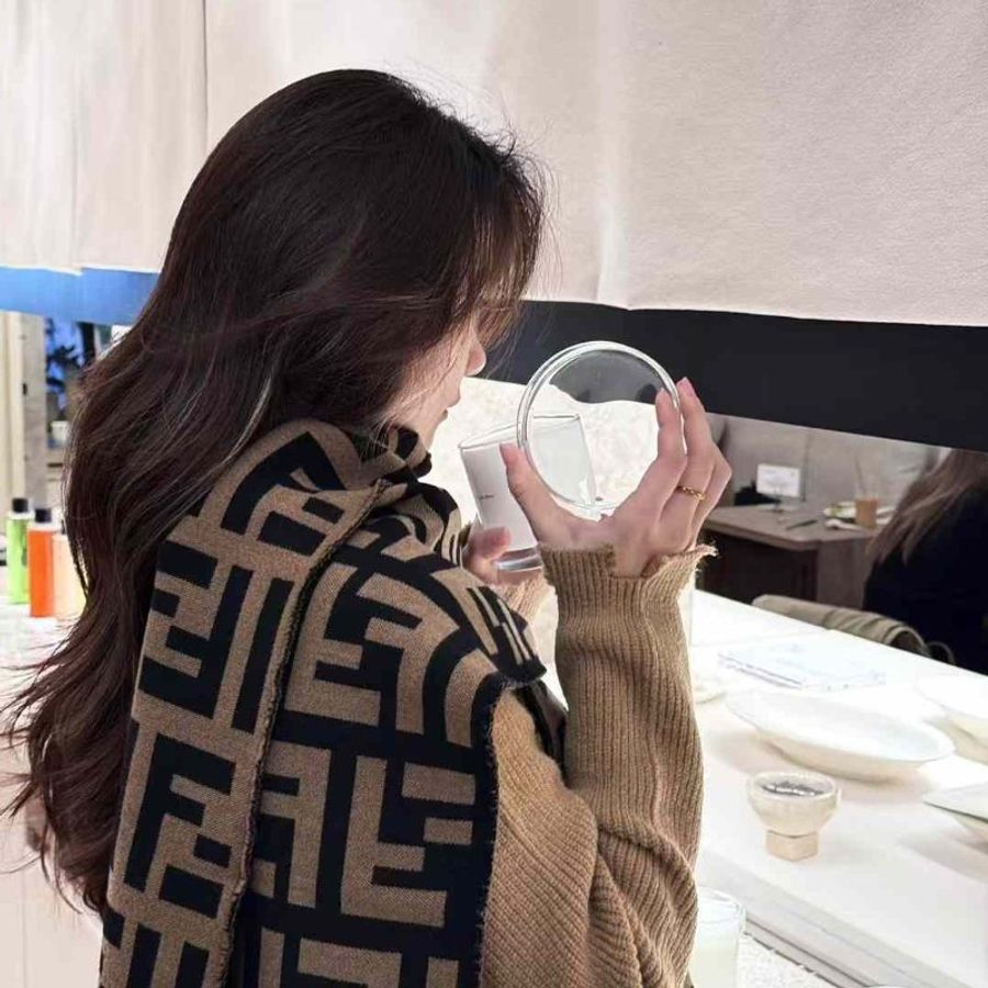 Fendi 羊毛圍巾 全新-4