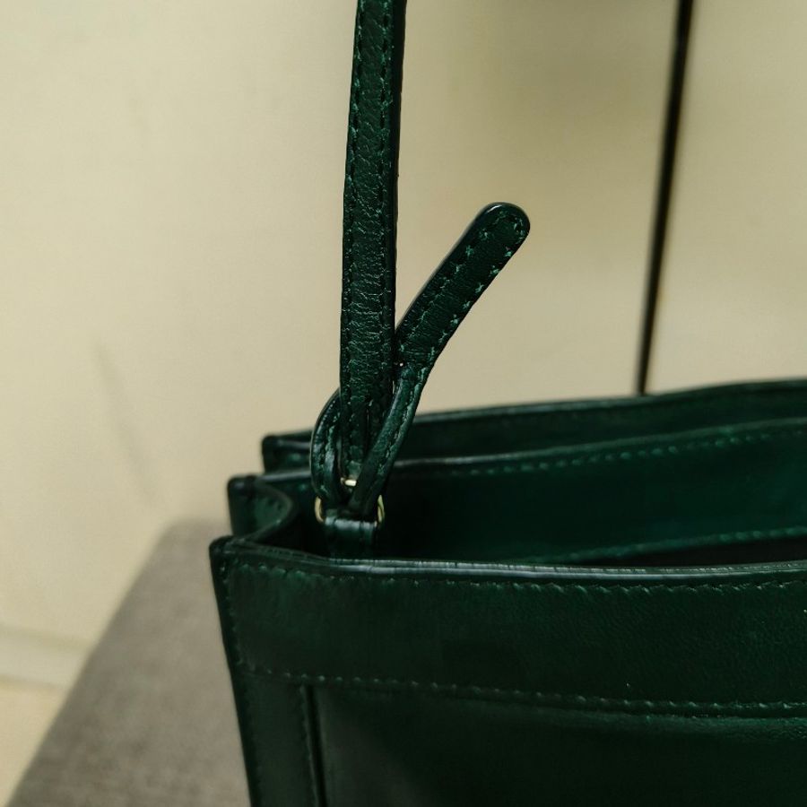 ‼️老娘最大🫅‼️通通降價再送好禮至5/11🎁㊣✨BALENCIAGA✨巴黎世家 綠色 羊皮 雷射 刻字 方包 相機包 斜背包 肩背包/二手包/二手精品/保證正品🌳二手樹屋🌳-21