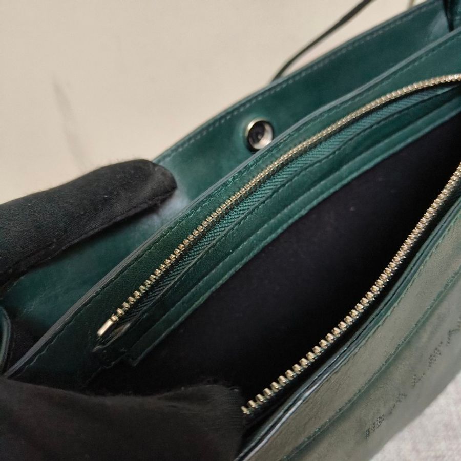 ‼️老娘最大🫅‼️通通降價再送好禮至5/11🎁㊣✨BALENCIAGA✨巴黎世家 綠色 羊皮 雷射 刻字 方包 相機包 斜背包 肩背包/二手包/二手精品/保證正品🌳二手樹屋🌳-37
