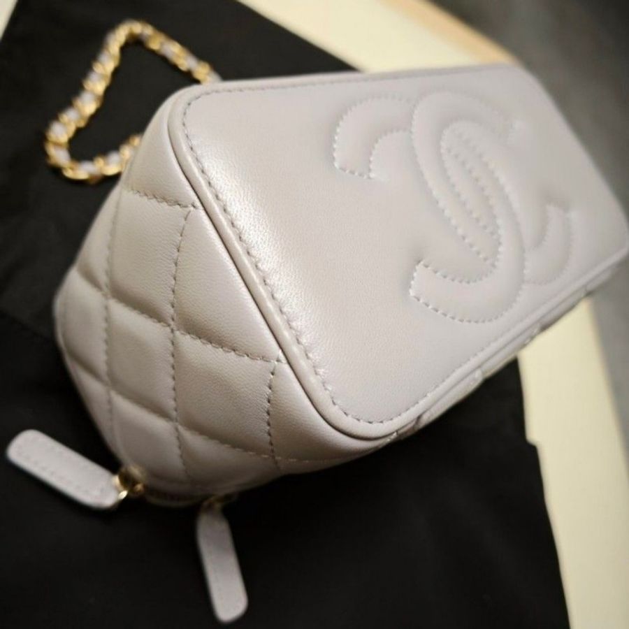 CHANEL VANITY CASE GREY-10