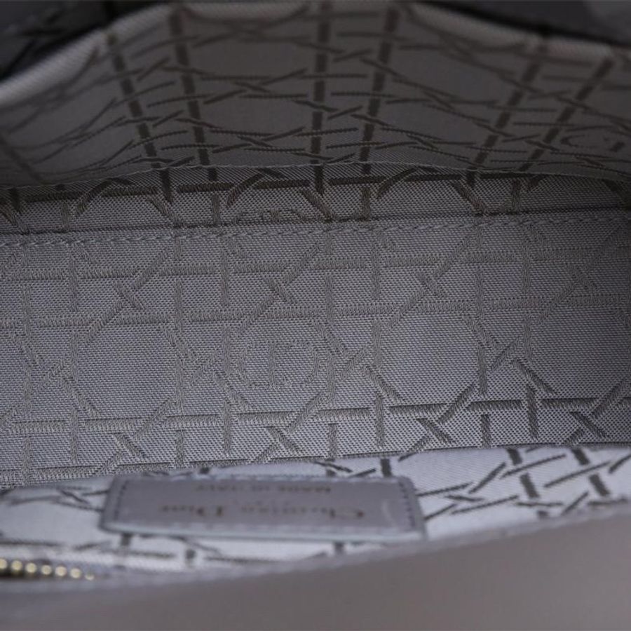 DIOR(迪奧) Lady Dior 戴妃包 四格 徽章肩帶 灰色  金扣-4