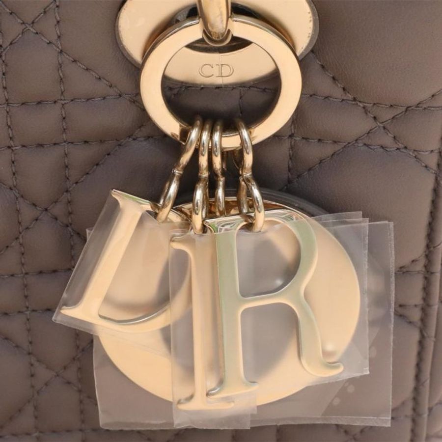 DIOR(迪奧) Lady Dior 戴妃包 四格 徽章肩帶 灰色  金扣-5