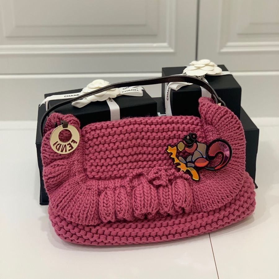 Fendi Vintage 粉色 針織 松鼠胸針 元寶包 餃子包 手提包 肩背包 側背包-1