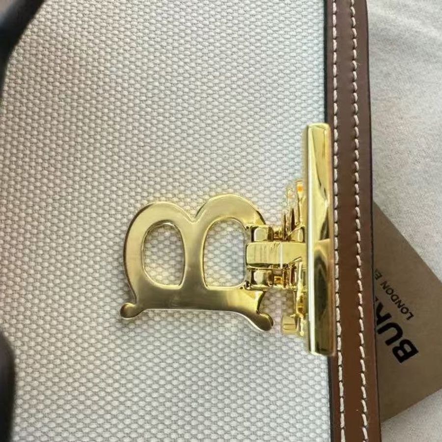 Burberry 全新金標單肩包-4