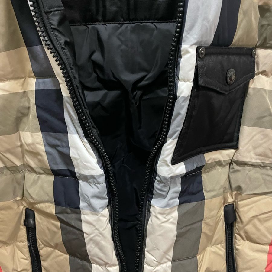 優惠中⭐️Burberry全新雙面羽絨背心-10