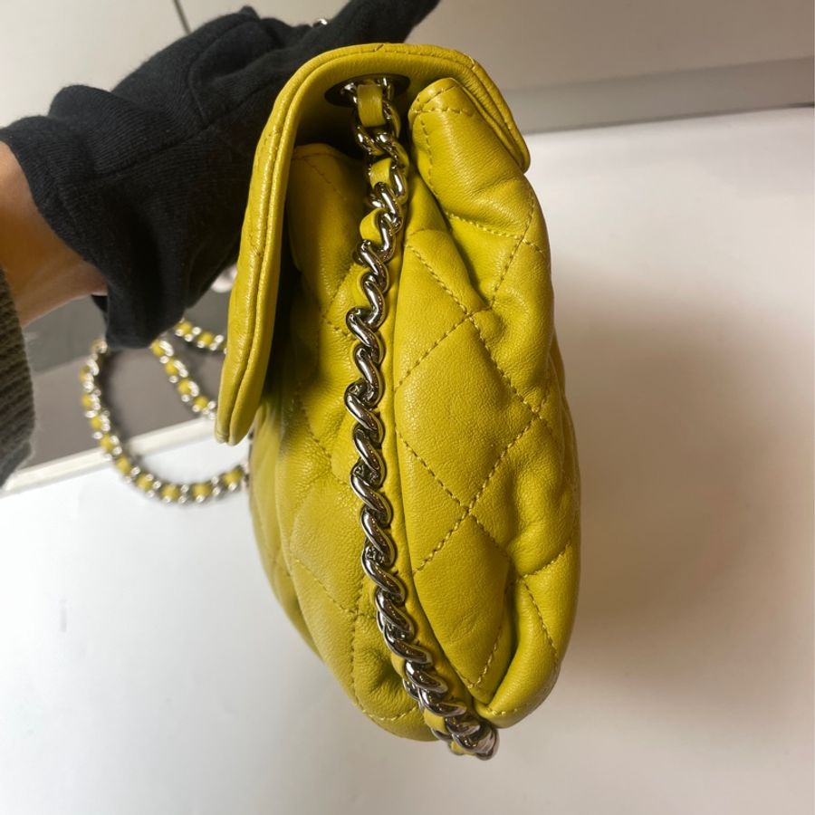 Chanel 芥末黃牛皮抓皺包-17
