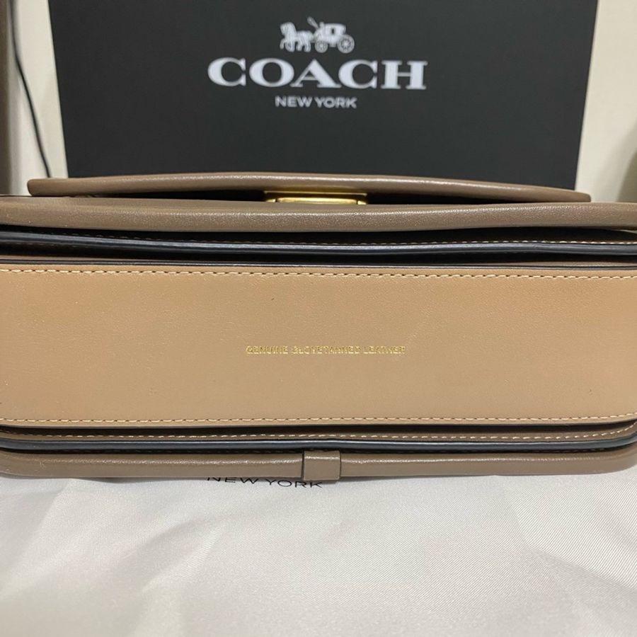 Coach ROGUE 頂部提把撞色手袋-1