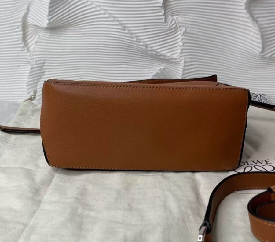 Loewe puzzle 焦糖小號 9成新內裡清洗一下很新 配件塵袋盒子-3