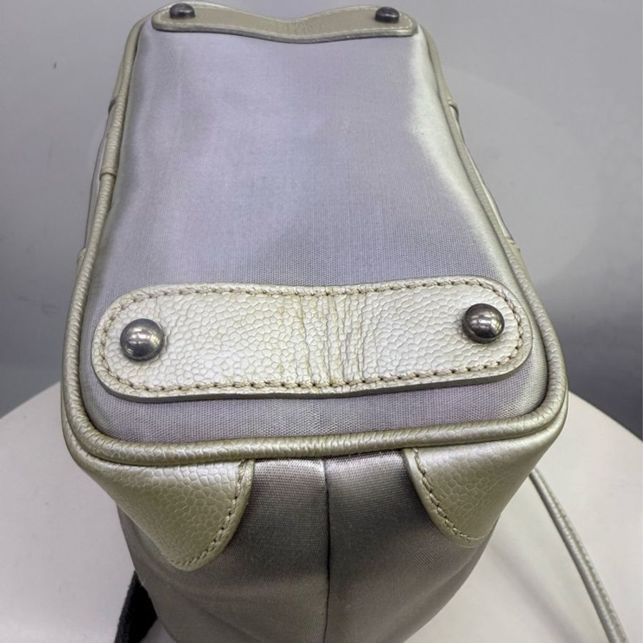 Chanel Bucket Bag-5