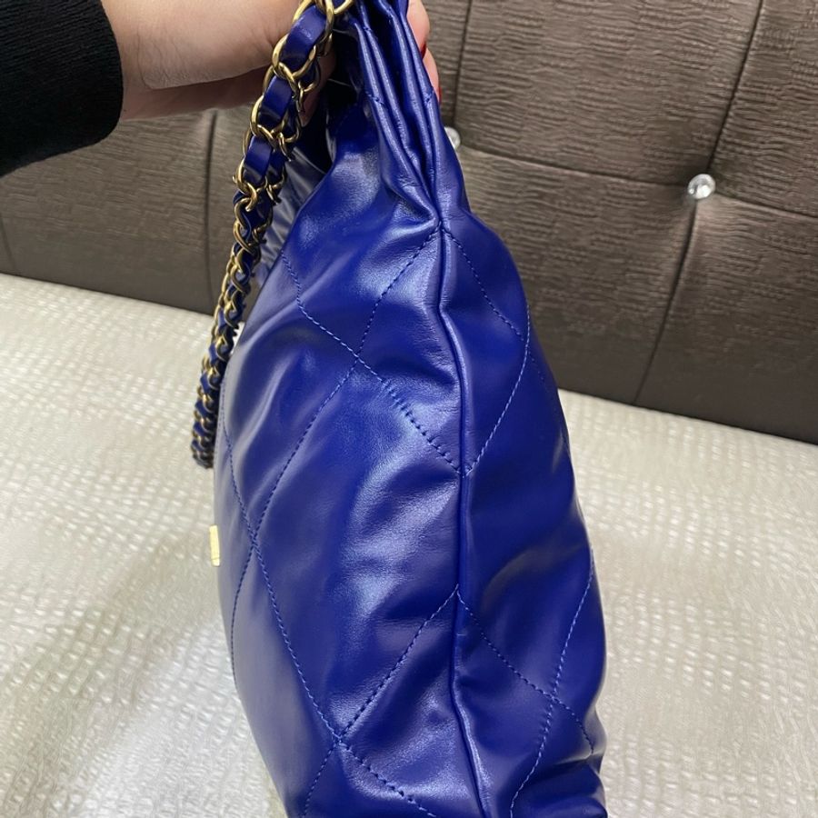 Chanel 閃電藍牛皮霧金釦小號22包-3