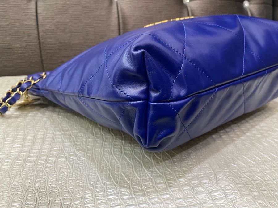 Chanel 閃電藍牛皮霧金釦小號22包-5