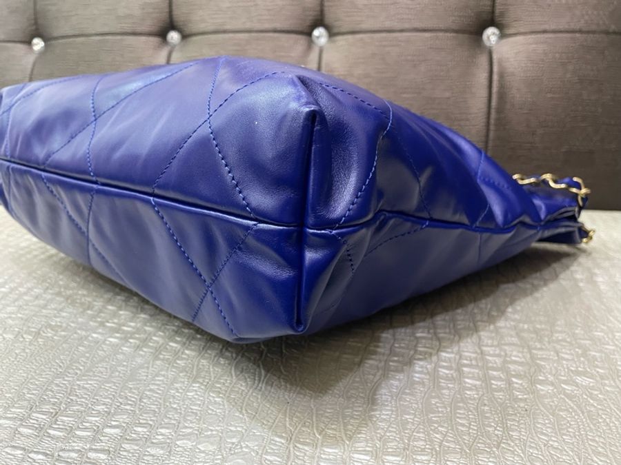 Chanel 閃電藍牛皮霧金釦小號22包-6