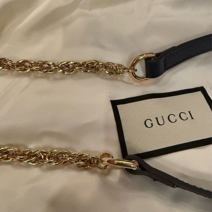 gucci 可議價深藍色圓餅包-12