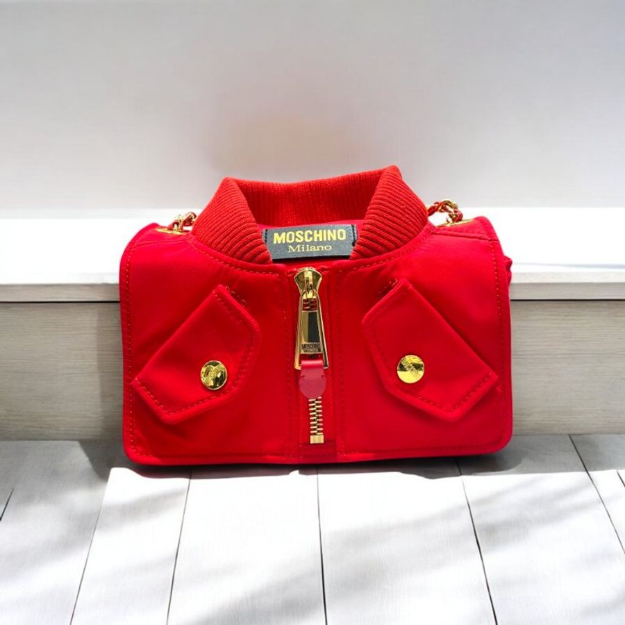 MOSCHINO 皮衣造型尼龍皮穿鍊袋包/紅-0