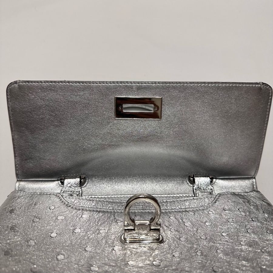 Salvatore Ferragamo Trifolio 鴕鳥皮手提/肩背包（亮銀）-15