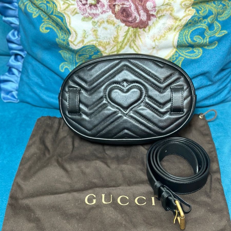 ✨gucci馬夢黑色牛皮腰包胸口包476434-1
