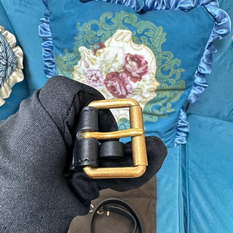 ✨gucci馬夢黑色牛皮腰包胸口包476434-3
