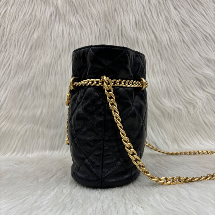 Chanel AS3116 黑羊皮黑金琺瑯釦束口水桶包 斜背包 手提包-3