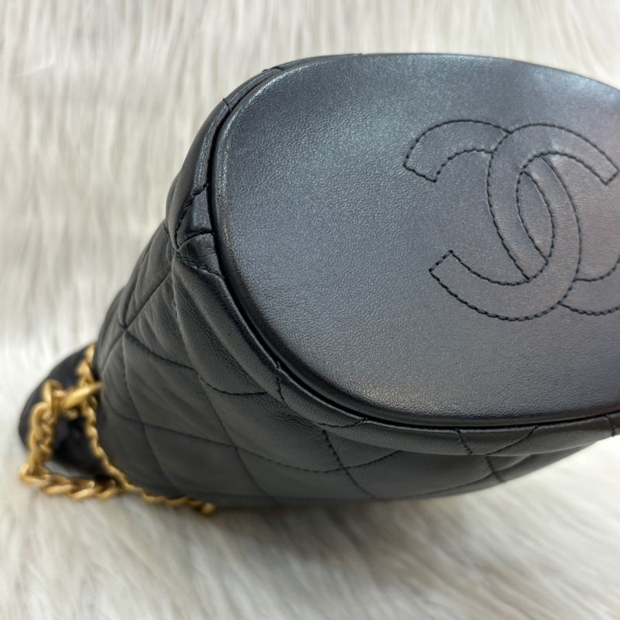 Chanel AS3116 黑羊皮黑金琺瑯釦束口水桶包 斜背包 手提包-8
