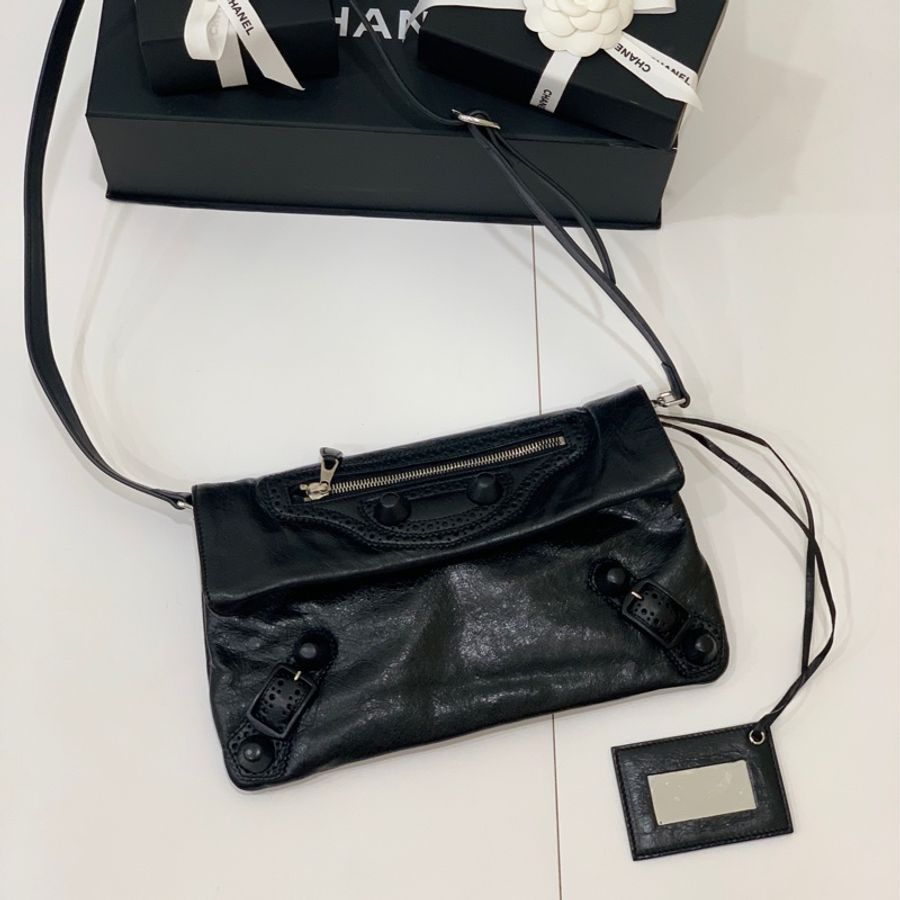 balenciaga 巴黎世家 黑色 手拿包 機車包 晚宴包 手挽包 斜背包 肩背包 側背包-11