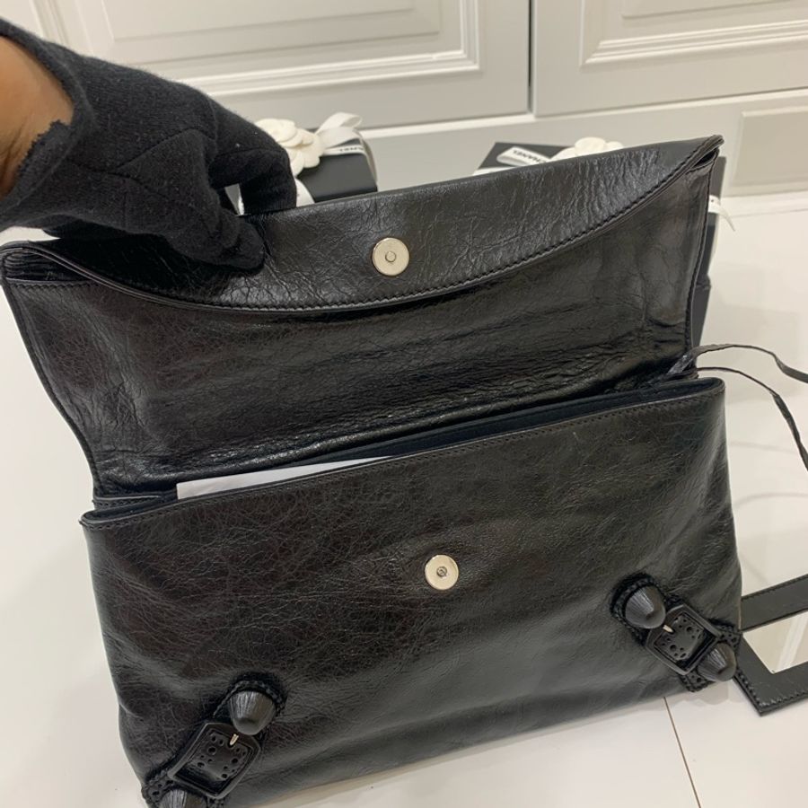 balenciaga 巴黎世家 黑色 手拿包 機車包 晚宴包 手挽包 斜背包 肩背包 側背包-22