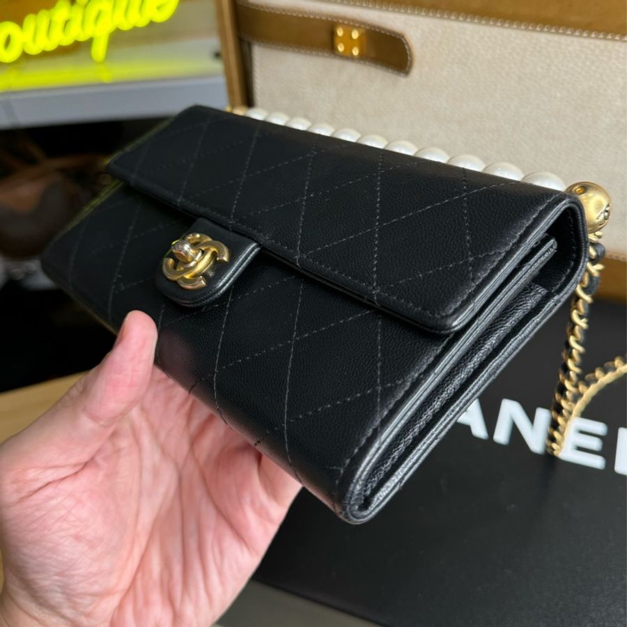CHANEL 黑小牛皮珍珠仿古金WOC/ Wallet Pochette長夾鏈包❤️🔥質感好物-5