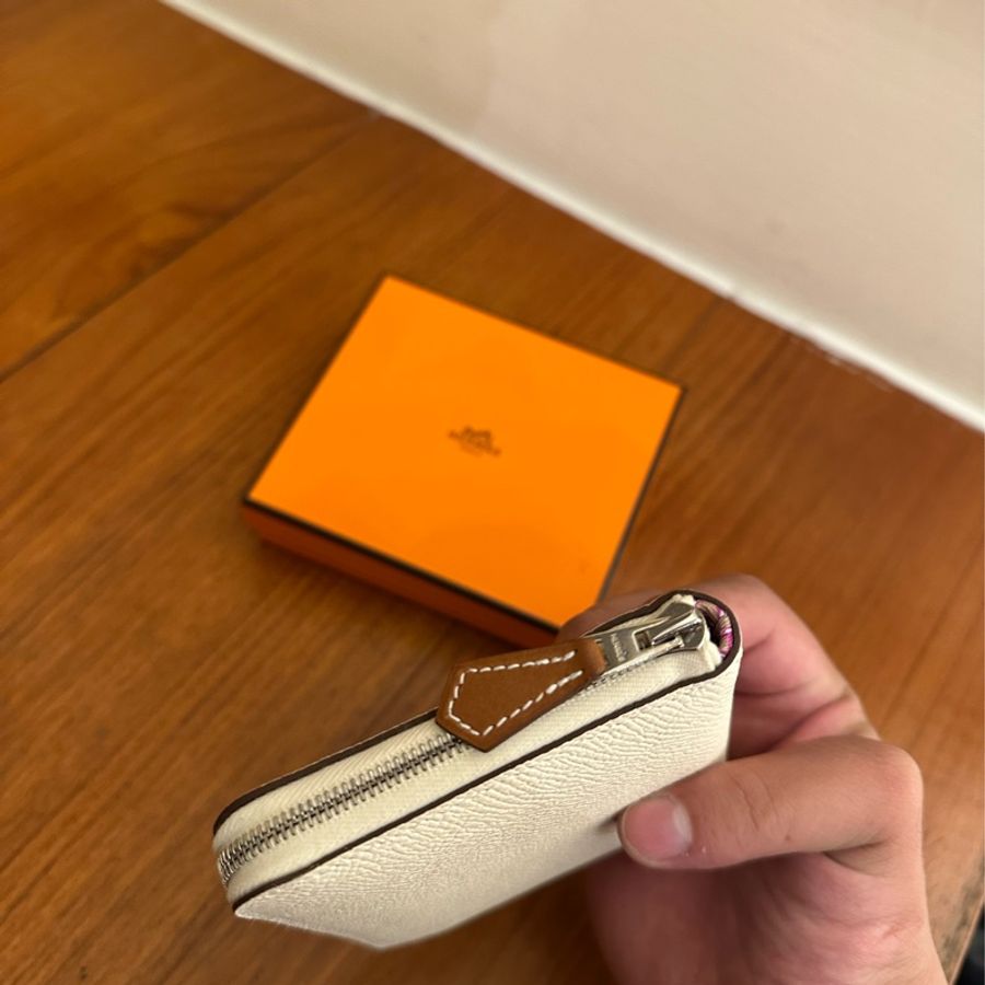 HERMES 奶昔白內花花ㄇ拉絲巾短夾-7