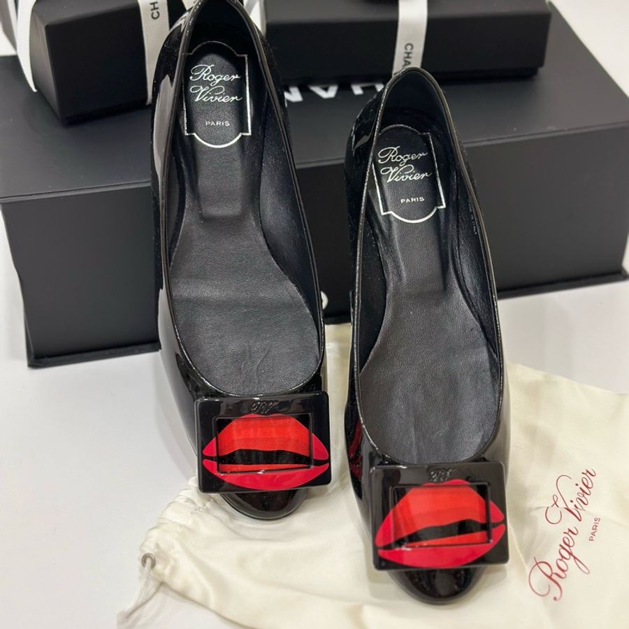 Roger Vivier RV 西洋情人節 A Kiss 紅唇系列 平底鞋 娃娃鞋-5