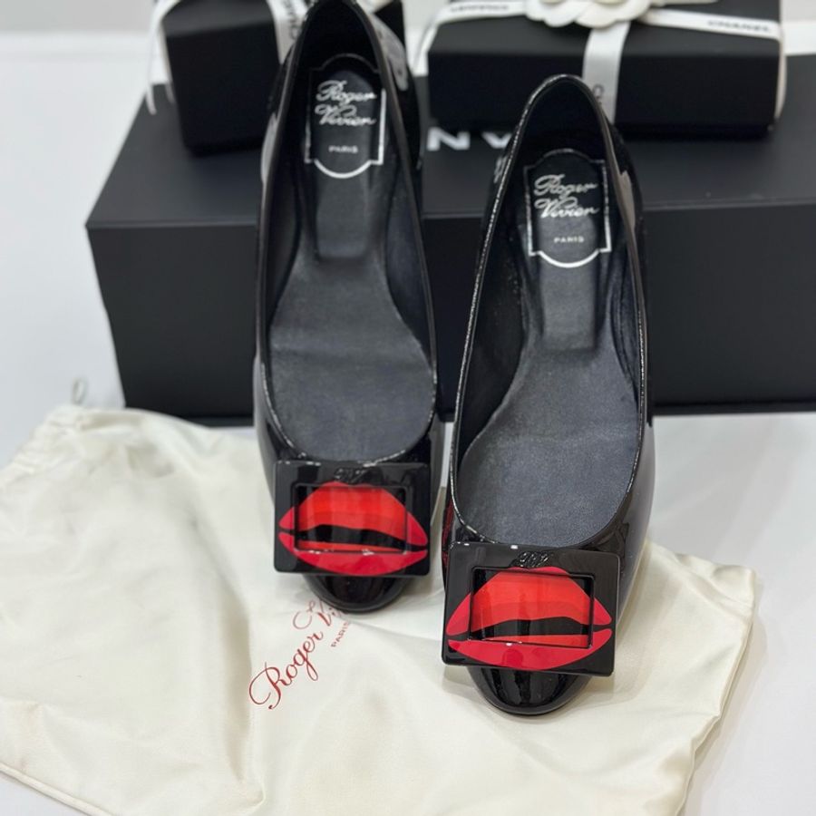 Roger Vivier RV 西洋情人節 A Kiss 紅唇系列 平底鞋 娃娃鞋-6