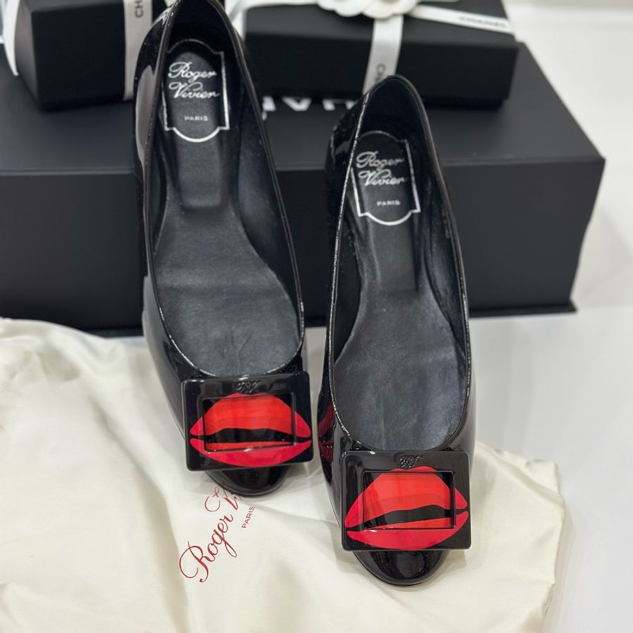 Roger Vivier RV 西洋情人節 A Kiss 紅唇系列 平底鞋 娃娃鞋-8