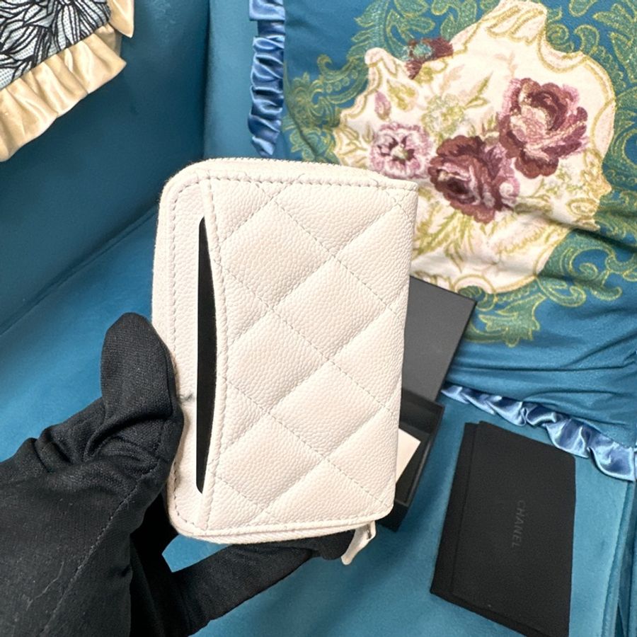 CHANEL白荔枝牛皮ㄇ拉鍊零錢卡包AP0216-4