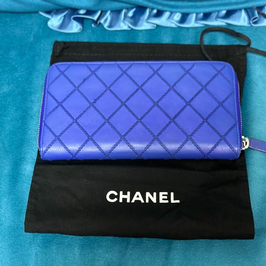 CHANEL 藍紫色牛皮粗縫線菱格紋拉鍊長夾-2