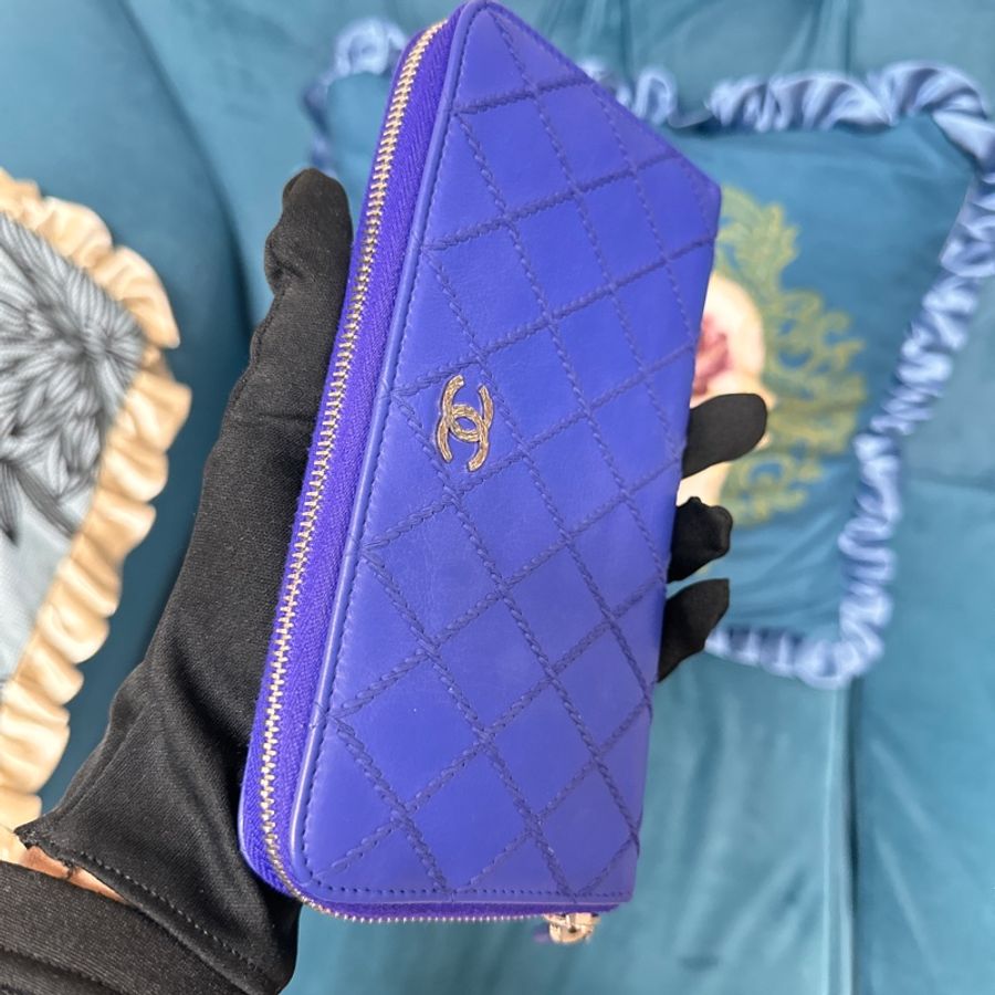 CHANEL 藍紫色牛皮粗縫線菱格紋拉鍊長夾-7