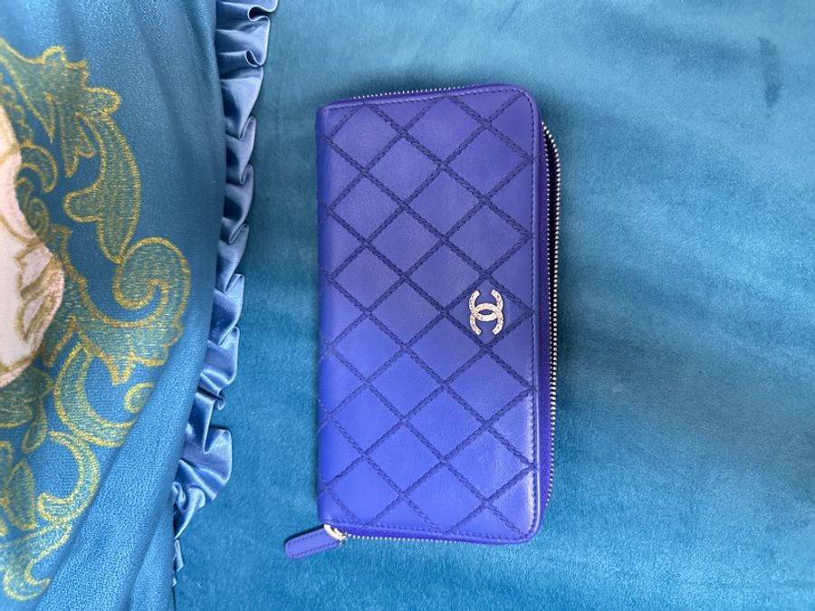 CHANEL 藍紫色牛皮粗縫線菱格紋拉鍊長夾-15