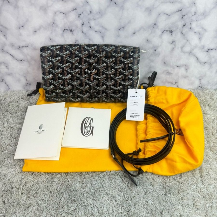 戈雅 Goyard Varenne 經典LOGO防水帆布翻蓋信封包 WOC 斜背包(黑棕)-0