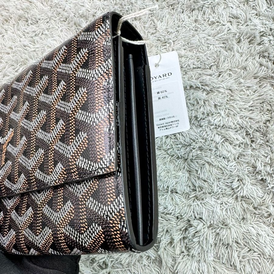 戈雅 Goyard Varenne 經典LOGO防水帆布翻蓋信封包 WOC 斜背包(黑棕)-9