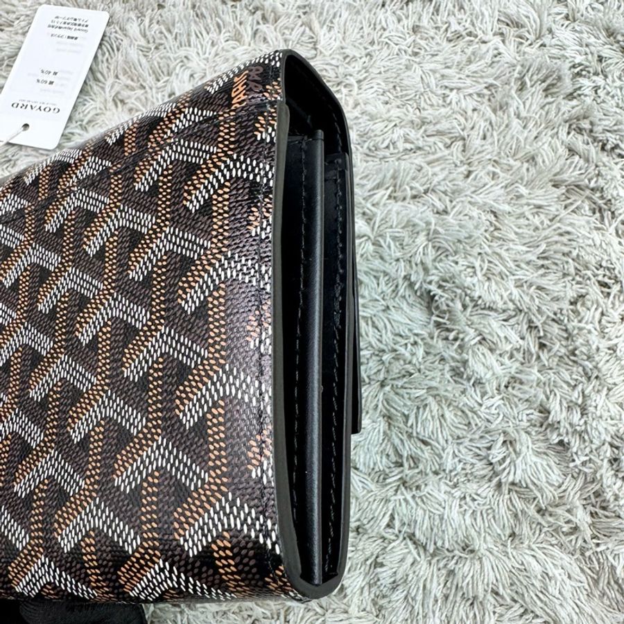 戈雅 Goyard Varenne 經典LOGO防水帆布翻蓋信封包 WOC 斜背包(黑棕)-11